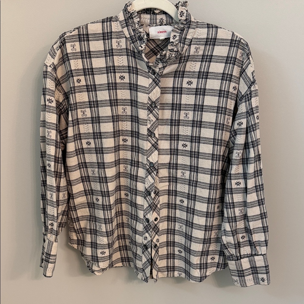 XiRENA Women's Plaid Button-Down Shirt in Off-White and Black